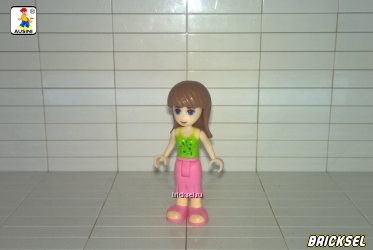 Девочка в зеленой кофточке и розовой юбке