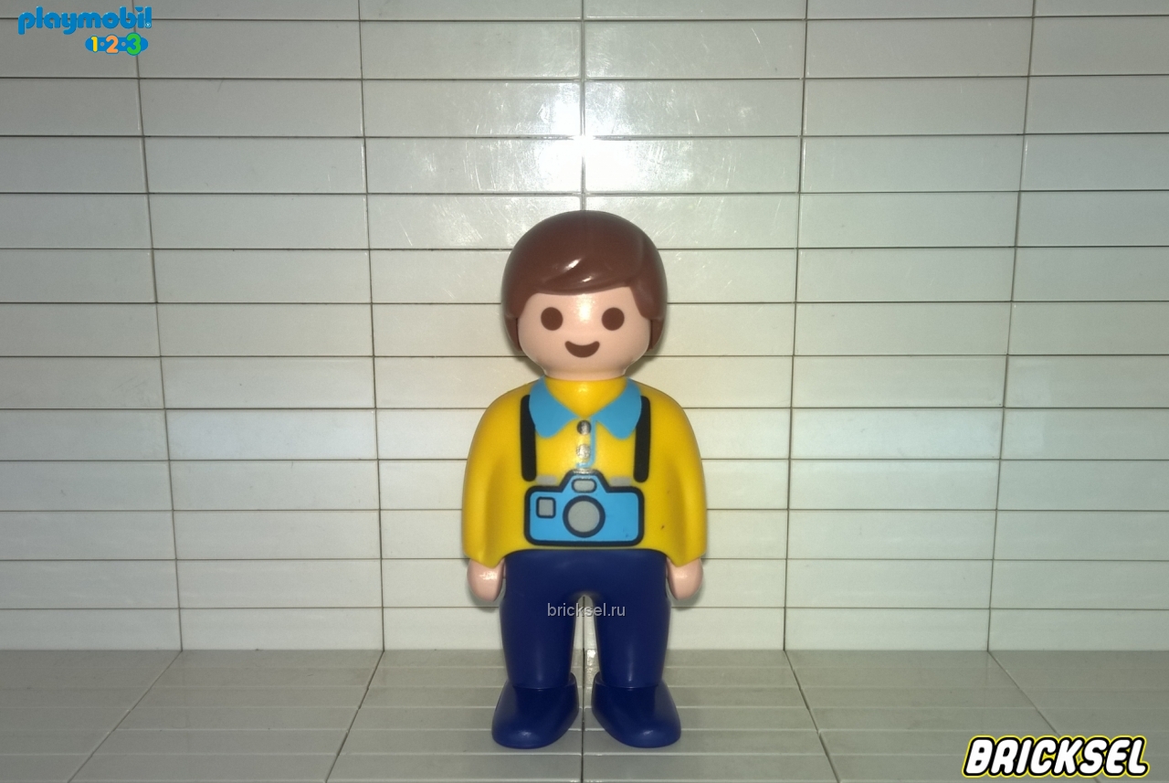 Плеймобил 123 Мальчик с каштановыми волосами в темно-синих брюках в желтой рубашке с фотоаппаратам на шее, Playmobil 1-2-3